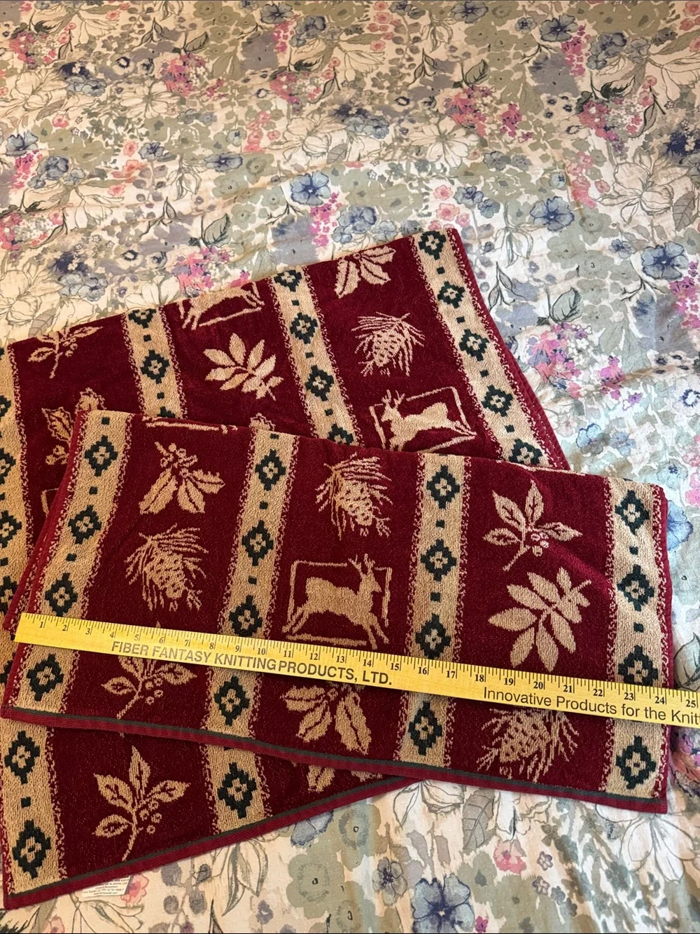 Classic Red Deer & Pine Bath Towel Set - 2 NWOT